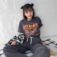 アクリルキーホルダー付　トムとジェリーTシャツ　￥2,450（税込価格 ￥2,695)