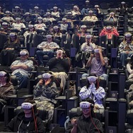 『LE SSERAFIM VR CONCERT：INVITATION』(C) HYBE JAPAN(P)&(C) SOURCE MUSIC