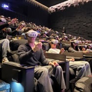 『LE SSERAFIM VR CONCERT：INVITATION』(C) HYBE JAPAN(P)&(C) SOURCE MUSIC