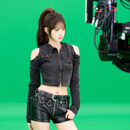 『LE SSERAFIM VR CONCERT：INVITATION』(C) HYBE JAPAN(P)&(C) SOURCE MUSIC