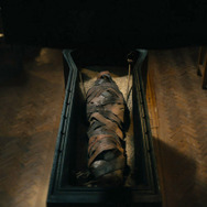 『THE MUMMY／ザ・マミー 棺の中の少女』©2026 Warner Bros. Ent. All rights reserved