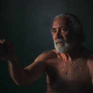 『ドランクヌードル』© 2025 Lucio Castro Inc.