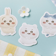 「ちいかわクッキーサンド バナナミルク味」18枚入にはオリジナルステッカー