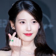 “国民の妹”から韓国が誇るスターに。歌も演技も限界知らず「IU」の才能に迫る！