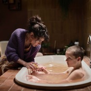 ブリング・ハー・バック 7枚目の写真・画像