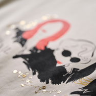 『プラダを着た悪魔』Stola.別注Tシャツ© 2025 20th Century Studios.