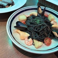 ブラック・シーフードビスクパスタ