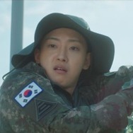 『伝説のキッチン・ソルジャー』炊事兵パク・ジフンと衝突する上等兵カン・ハギョン、尖った感情の起伏で作劇を盛り上げる
