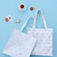 Maison de FLEUR Disney Collection「Alice in Wonderland」Alice/リボンプリントスクエアトート　価格：￥7,700