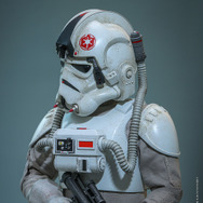 インペリアル・レムナント AT-ATドライバーフィギュア© & ™ Lucasfilm Ltd.