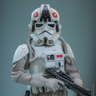 インペリアル・レムナント AT-ATドライバーフィギュア© & ™ Lucasfilm Ltd.
