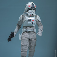 インペリアル・レムナント AT-ATドライバーフィギュア© & ™ Lucasfilm Ltd.
