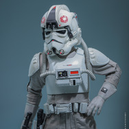 インペリアル・レムナント AT-ATドライバーフィギュア© & ™ Lucasfilm Ltd.