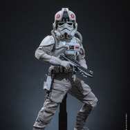インペリアル・レムナント AT-ATドライバーフィギュア© & ™ Lucasfilm Ltd.