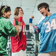 カン・ドンウォンが踊る⁉映画『ワイルド・シング』、劇中に登場する伝説の3人組アイドル「トライアングル」のチッケムスチール初披露！