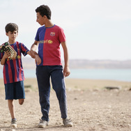 バグダッド・メッシ 片足のサッカー少年 7枚目の写真・画像