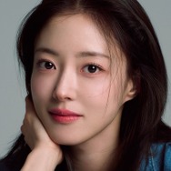 『赤い袖先』女優イ・セヨンが笑顔で食事を手渡し…無料給食所での“心温まる善行”が話題！