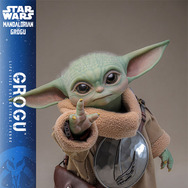 『スター・ウォーズ／マンダロリアン・アンド・グローグー』1/1スケールフィギュア　グローグー© & ™ Lucasfilm Ltd.