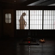 何かがいる「ホラーにふれる展 －映画美術の世界－」