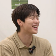 俳優コンミョン、兵役中の実弟・NCT ドヨンからの“太っ腹”なプレゼントを告白「誕生日に車を…」