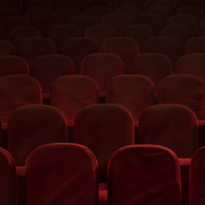 映画館※イメージ　　写真：Bram Janssen/AP/アフロ