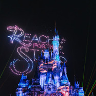 東京ディズニーランド初のドローンが夜空を舞う！9月終了人気キャッスルプロジェクション、感動のフィナーレ