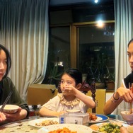 左利きの少女 3枚目の写真・画像