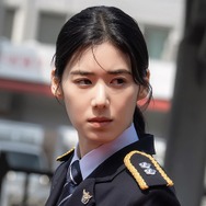 『財閥×刑事』アン・ボヒョンの新たな相棒、女優チョン・ウンチェの“麗しい制服姿”をキャッチ！