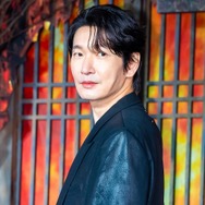 Netflix新作『トングン』で王役を演じるチョ・スンウ、ナム・ジュヒョクとノ・ユンソへの熱い信頼を明かす