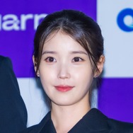 IU、俳優イ・ジョンソクとの4年の交際に終止符。恋人から“10年来の男友達”へ