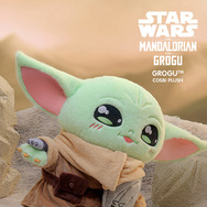 コスビ・等身大ぬいぐるみ『スター・ウォーズ／マンダロリアン・アンド・グローグー』グローグー© & ™ Lucasfilm Ltd.