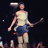 Katy Perry：THE LIFETIMES TOUR - LIVE FROM PARIS 11枚目の写真・画像
