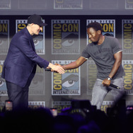 『ブラックパンサー3』(原題)ケヴィン・ファイギ、デヴィッド・ジョンソン　(C)2026 MARVEL.