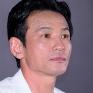 「血のついたティッシュ」「遺書」まで送られ…俳優ファン・ジョンミンを苦しめた異常な執着と脅迫にネット騒然