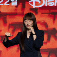 「殺し屋たちの店 2」© 2026 Disney and its related entities