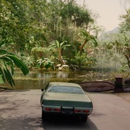 『オークストリートの異変』(C)2025 Warner Bros. Ent. All Rights Reserved