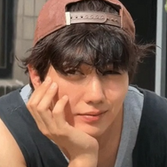 子役出身俳優ユ・スンホ、少年のような顔と男らしい肉体美が光る“ギャップの魅力”【写真】