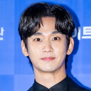 俳優キム・スヒョンの賢明な選択。音楽授賞式のプレゼンターで飾る“Win-Win”な復帰戦