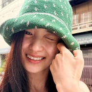 女優キム・テリ、日本旅行中の姿がまるで青春映画のワンシーン！“愛らしさ全開”の近況【写真】