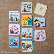 ランダムミニタオル 各￥550※10種類のうち1つはシークレット／© 2026 Peanuts Worldwide LLC
