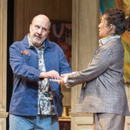 NTLive　『人間嫌い』 Photo © Marc Brenner