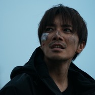 『藁にもすがる獣たち』©曽根圭介／講談社　©2026「藁にもすがる獣たち」製作委員会