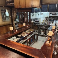 「深夜食堂」カウンター