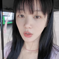『チャングム』女優の娘イ・ユビ、休日に旬のエビを堪能！紫外線アレルギーで悩む近況も