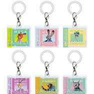 めじるしアクリルチャーム　660円© Disney