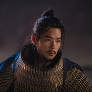 「魂の演技」俳優キム・ガンウ、新大河ドラマ『文武』で熱き英雄キム・チュンチュに息を吹き込む！