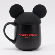 蓋付フェイスマグ（ミッキー）3,300円© DISNEY