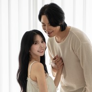 推しだった韓国スターと結婚した彩音さん、第2子出産を控えてマタニティフォトを公開【写真】