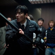 『コロニー／群体』© 2026 SHOWBOX, WOWPOINT AND SMILEGATE. ALL RIGHTS RESERVED.