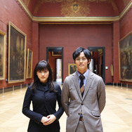 綾瀬はるか＆松坂桃李／『万能鑑定士Q －モナ・リザの瞳－』 in ルーヴル美術館（メドゥーサ号の間）／ (C) 2014映画「万能鑑定士Q」製作委員会